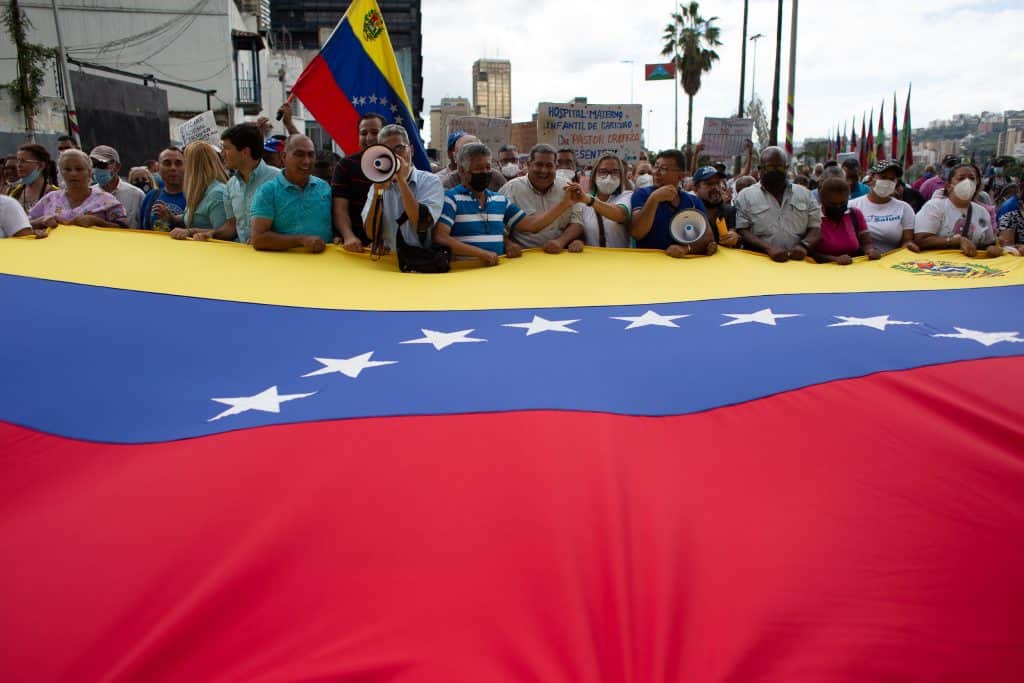 seis trabajadores